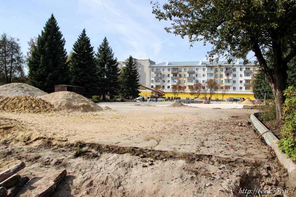 Площадь Прокуророва в активной стадии реконструкции 02