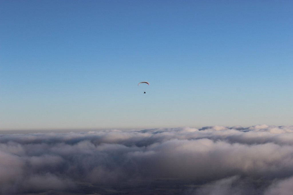 Утренний полет над облаками с парашютистами над Владимирской областью 08