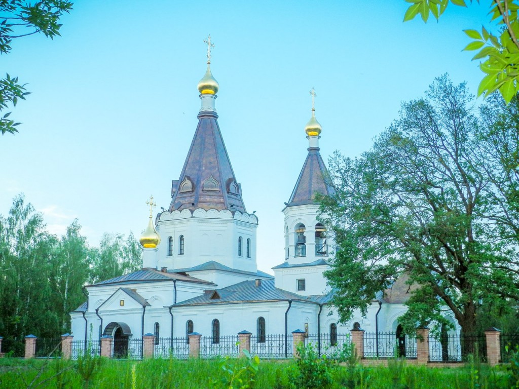 Красная Горбатка. Церковь Сергия и Никона Радонежских