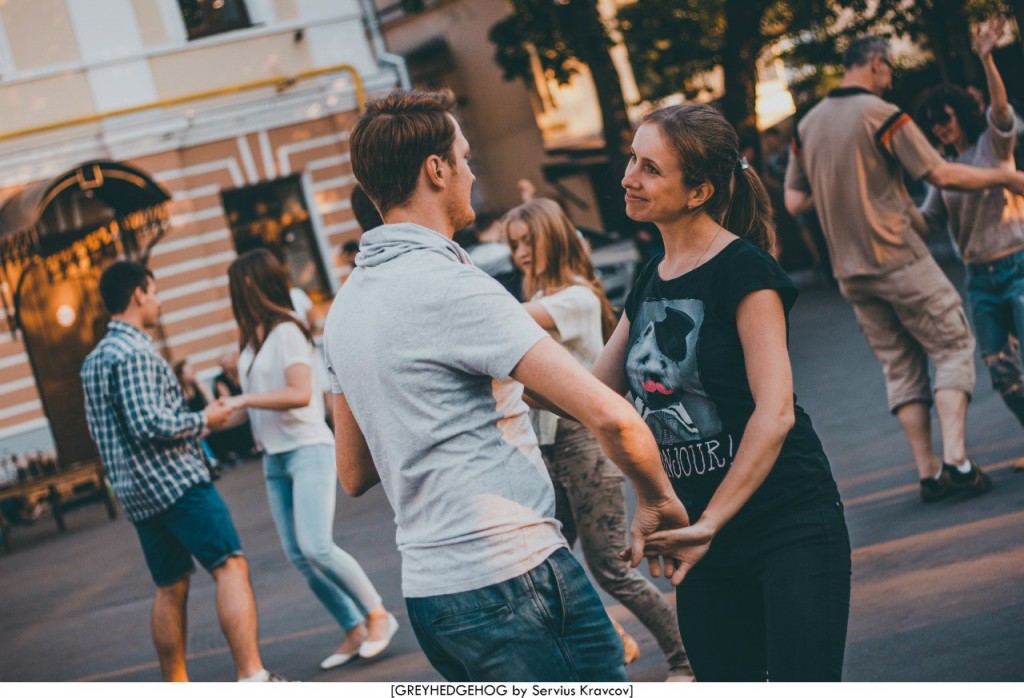 Танцы на свежем воздухе во Владимире 134