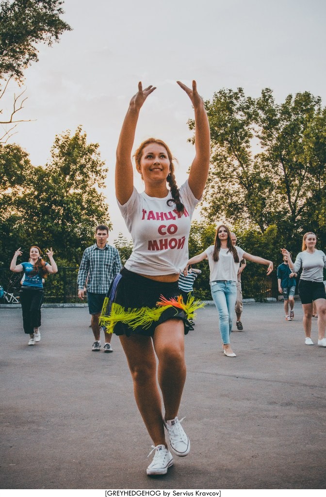 Танцы на свежем воздухе во Владимире 153