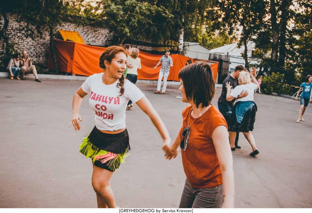 Танцы на свежем воздухе во Владимире 165