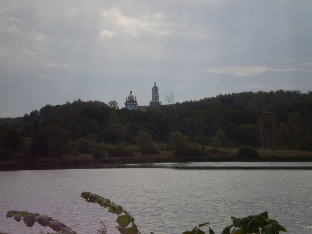 Вид на Борисо-Глебский погост около Радужного (сентябрь 2012 г.) 05