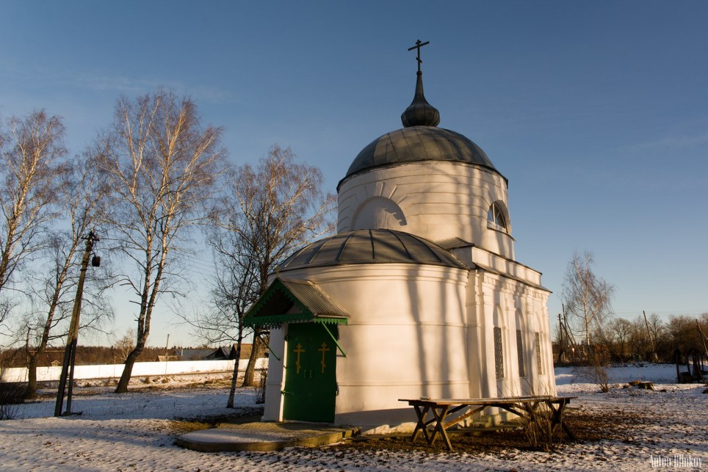 Свято-Троицкий храм. Село Дубки 01