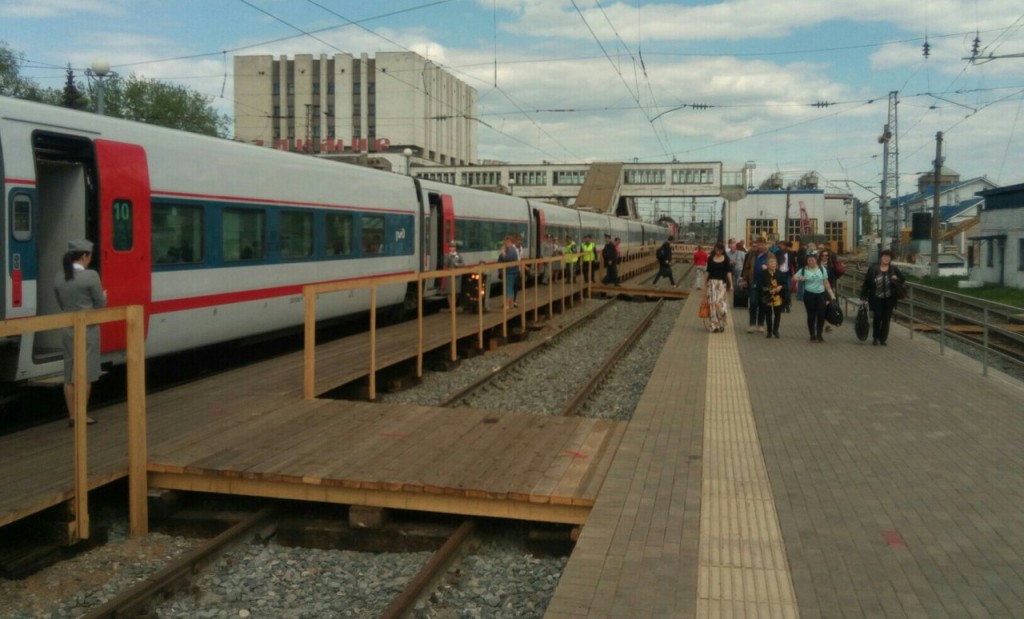 Прибытие Стрижа на деревянную платформу во Владимире
