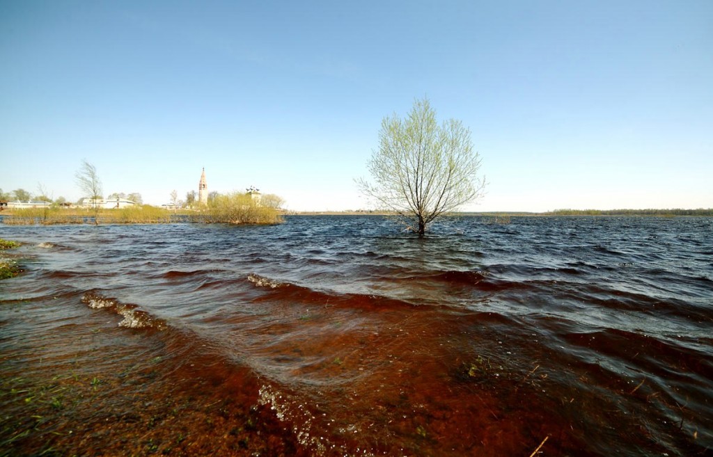 Разлив реки Уводь в селе Большие Всегодичи Ковровского района