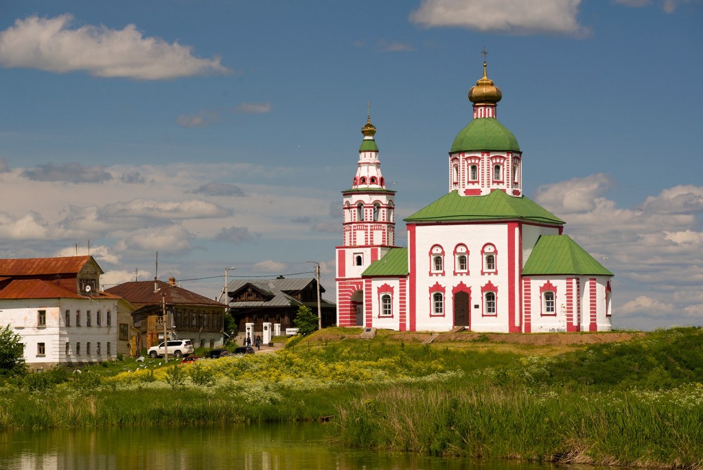 г. Суздаль, Ильинская церковь и цветущая полянка