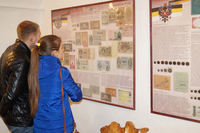 Выставка «История денег России в монетах и банкнотах» 04