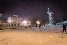 Зима в Москве. Князь Владимир на Манежной площади