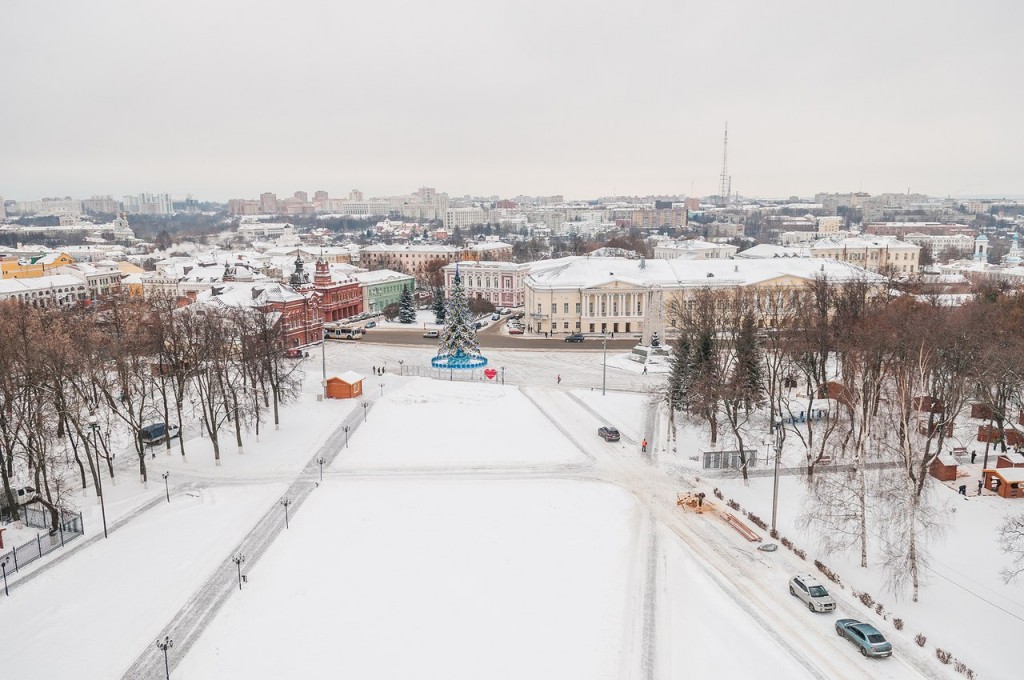 Вид на снежный Владимир с колокольни Успенского собора 03