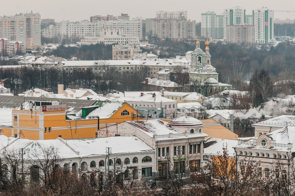 Вид на снежный Владимир с колокольни Успенского собора 04