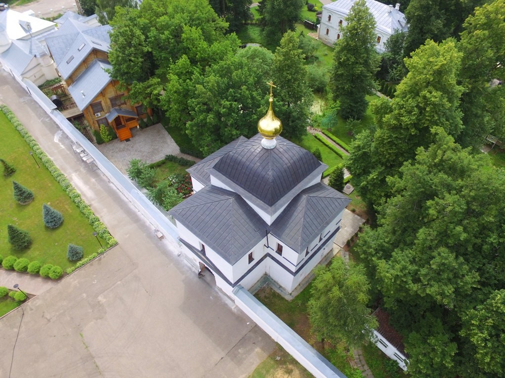 Территория Троицкого Стефанова Махрищского монастыря с высоты 03