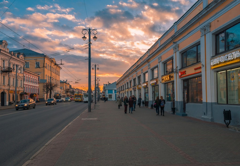 Выразительное апрельское небо во Владимире (на закате дня) 07