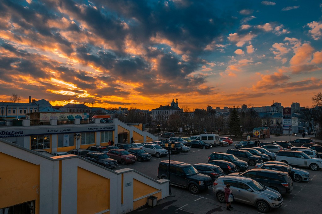 Выразительное апрельское небо во Владимире (на закате дня) 08