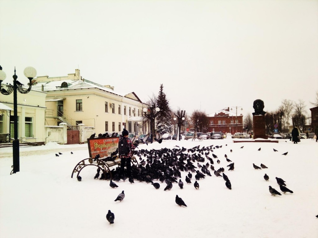 Киржач после снегопада. Центральная площадь. Сего дня (26 декабря 17г)