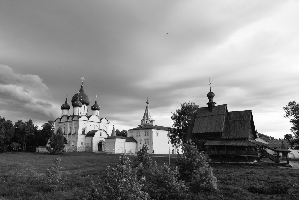 Суздаль. Кремль. Черно-белая серия 06