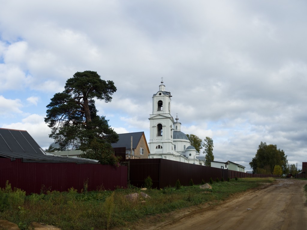 Церковь Иконы Божией Матери Тихвинская в д. Иваново.