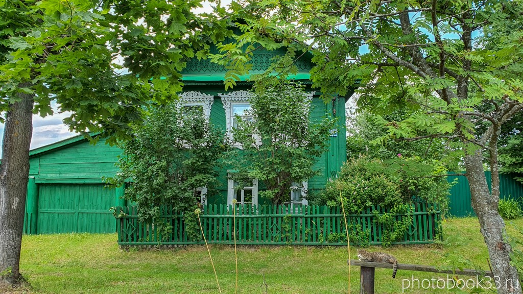 06 Двухэтажный деревянный дом в селе Урваново, Меленковский район