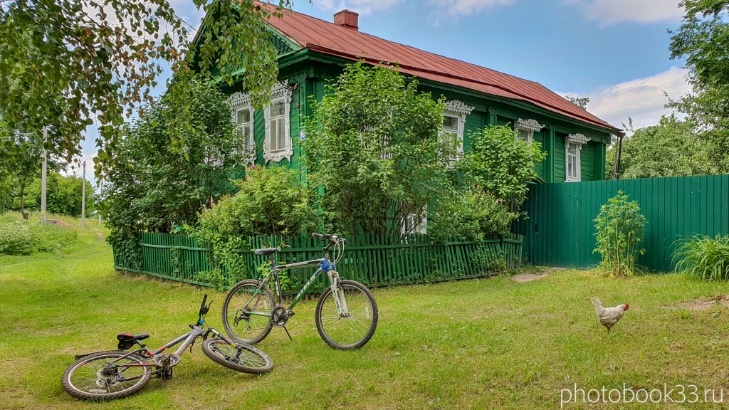 10 Двухэтажный деревянный дом в селе Урваново, Меленковский район