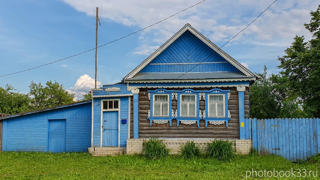 32 Деревянный домик в деревне Рождествено