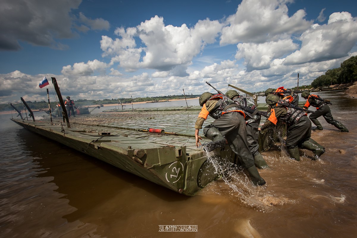 водитель понтонер