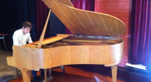 Живая музыка Владимирского композитора