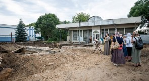Молебен и раскопки у Блинчиков во Владимире
