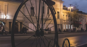 Владимирская зарисовка: Идя по улице ищу тебя глазами