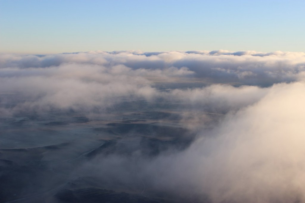 Утренний полет над облаками с парашютистами над Владимирской областью 03