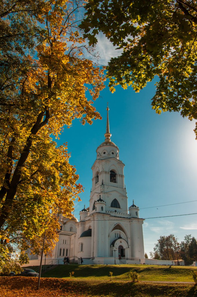 Сернурский храм осенью