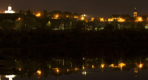 Ночь в городе. Дмитриевский собор и Богородице-Рождественский монастырь.