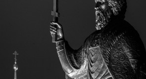 Осенний Владимир в черно-белых тонах