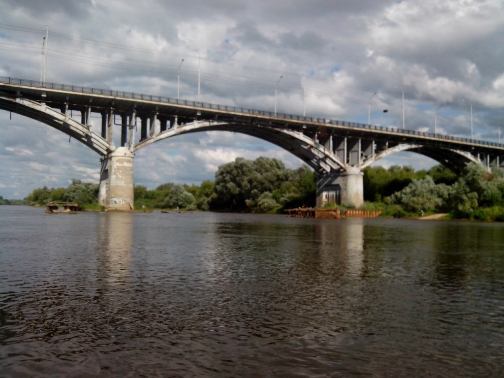 По реке Клязьме 82 Мост через Клязьму в г. Владимир.