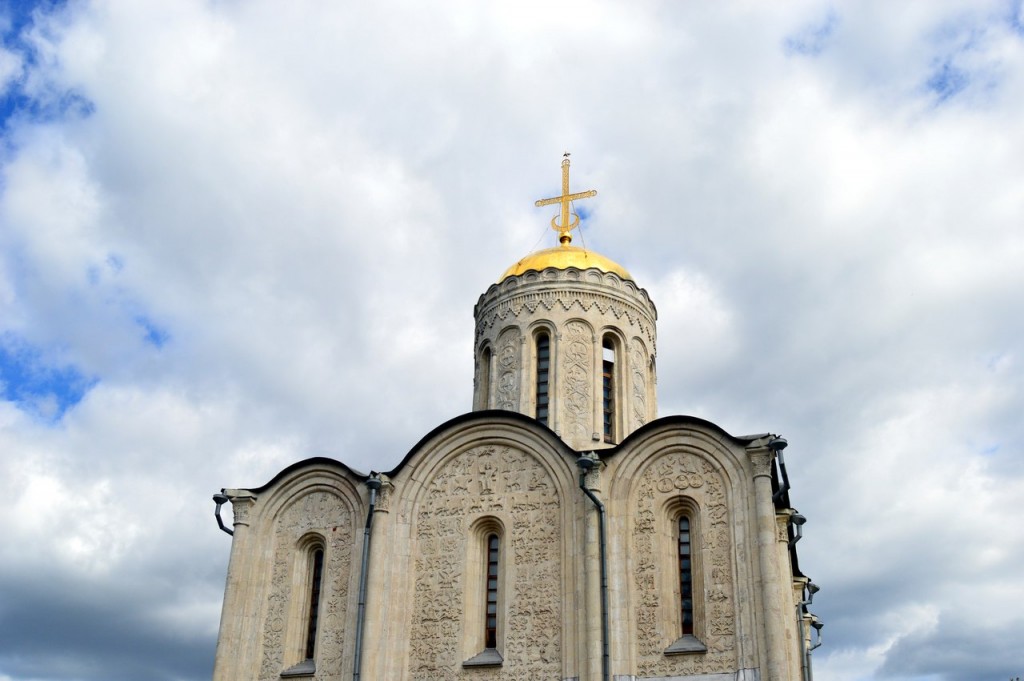 Посещение Дмитриевского собора 02