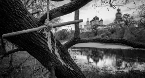 Свято-Боголюбский монастырь и пруд