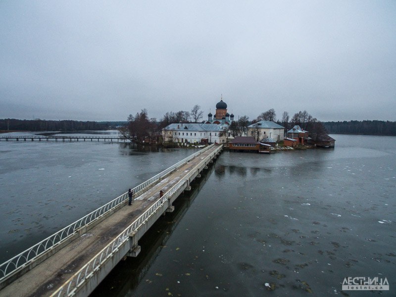 Озеро Введенское и монастырь около Покрова 05