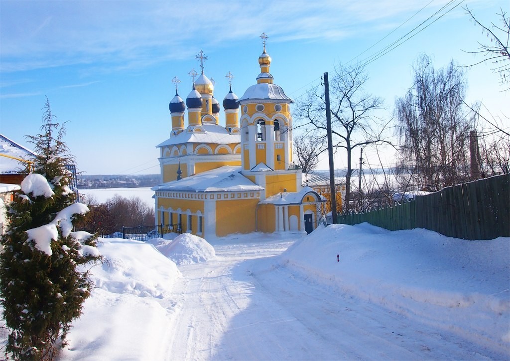 Зимний храм Успения Пресвятой Богородицы зима