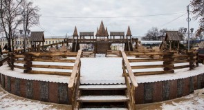 В Муроме строят новогодний городок.