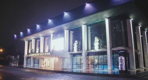 «Контрабас» на театральной площади во Владимире