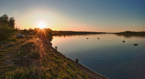 На заре. На берегу Оки и Илевны