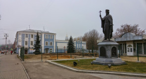 Утро во Владимире: около памятника князю Владимиру