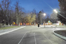 Площадь Прокуророва, вид на детскую площадку
