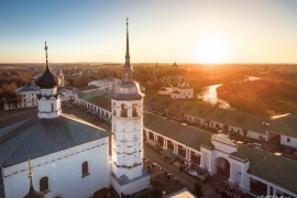 Теплый осенний Суздаль на закате