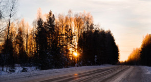 Зимнее воскресное утро на дороге