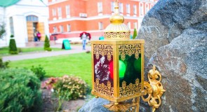 В Спасо-Преображенском монастыре осенью.