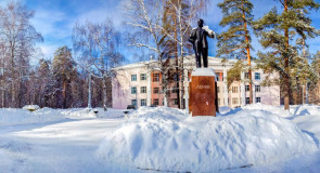 Вербовский, площадь перед Домом Культуры. Зима 2014 года, день