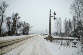 Стела перед мемориалом на месте гибели Гагарина