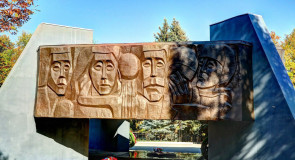 Владимир. Мемориал Воинской Славы (скульптор П.Г. Дик,1975)