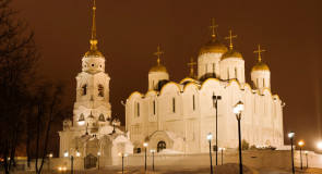 Зимний вечер у Успенского собора