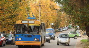 Яркий осенний ковровский троллейбус